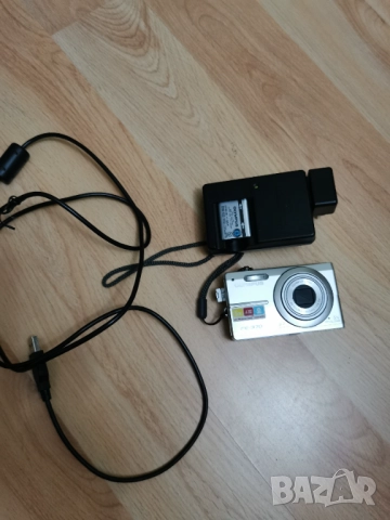 фотоапарат OLIMPUS  като  нов с  зарядно  и  батерия, снимка 5 - Фотоапарати - 33700985