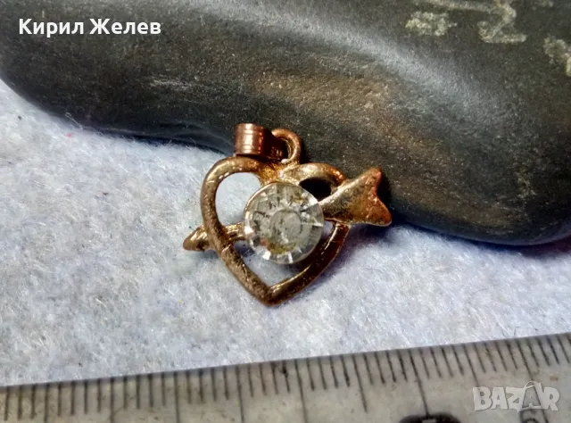 РОМАНТИЧЕН ВИНТИДЖ АРТ МЕДАЛЬОН ЗЛАТИСТО СЪРЧИЦЕ с ФАСЕТИРАН БЛЕСТЯЩ КРИСТАЛ 48753