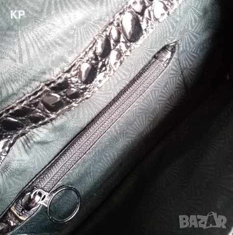 Черна лачена чанта +колан имитация на змийска кожа , снимка 5 - Чанти - 42048816