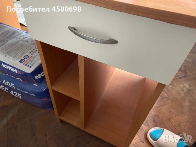 Бюро с шкафче и място за компютър