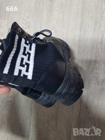 Обувки, снимка 2 - Дамски ежедневни обувки - 39701450