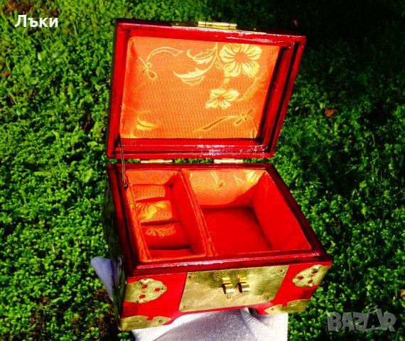 Луксозна кутия за бижута с нефрит и месингов обков. , снимка 12 - Антикварни и старинни предмети - 30563569