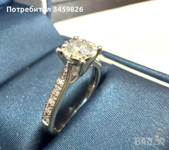 Златен пръстен с диаманти