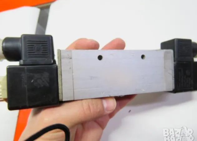Български Пневматичен Разпределител 5/2 Ф6 2 бобини - 12V право / 24 волта променливо, снимка 4 - Други машини и части - 28401965