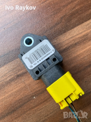 AIRBAG сензор Mercedes-Benz A-Class (W169) , A1698202226 , снимка 2 - Части - 51708174