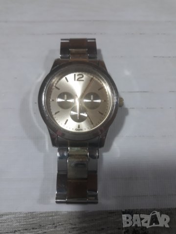 Часовник Avon с позлатен мотив , снимка 4 - Луксозни - 31365554