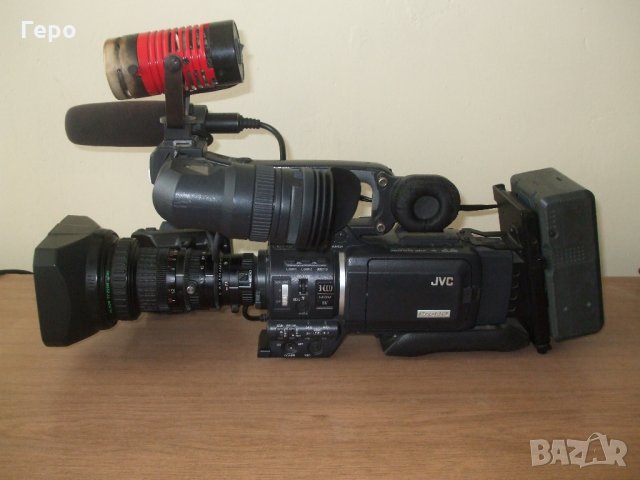 Продавам видео камера JVC GY-HD201E с аксесоари към нея, снимка 3 - Камери - 22312783