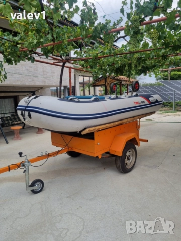 Лодка Honda Т30 с двигател Honda 6hp