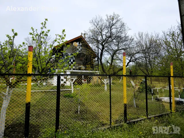 Вила с двор в гр. Русе, кв. Касева Чешма, Акациите, снимка 5 - Къщи - 50150490