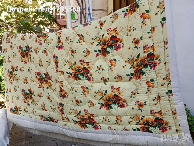 Юргани стара изработка+Родопски кичени халища дипломатическа изработка, снимка 2 - Олекотени завивки и одеяла - 54319843