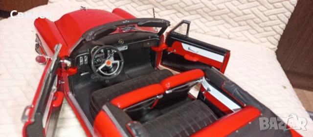 Ford cristaline 1953 (1:18), снимка 4 - Колекции - 53301094