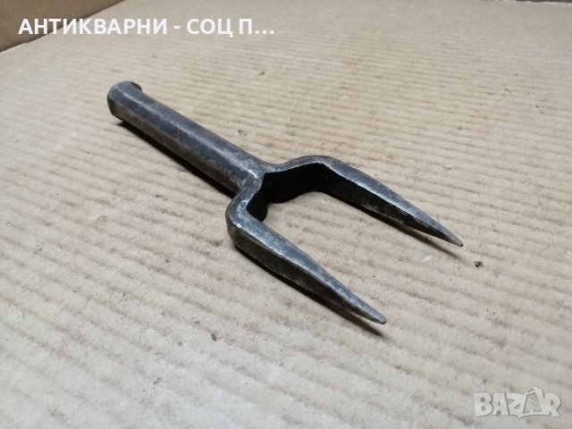 Стара Кована Наковалня За Клепане На Коси / НОМЕР 6'.