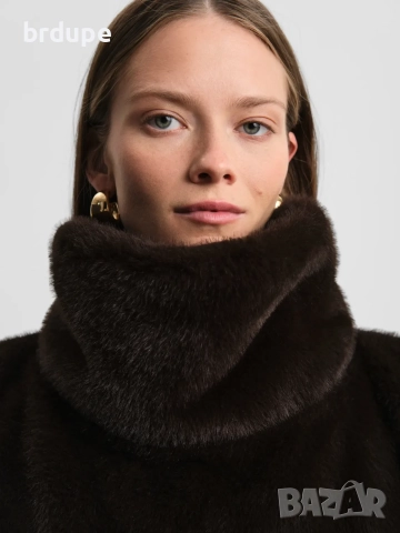 Дамски шал с висока яка от къс и много мек косъм , снимка 2 - Елеци - 52990362