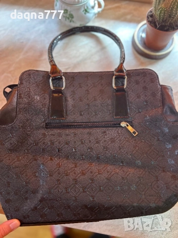 Дамска чанта, снимка 6 - Чанти - 54215873