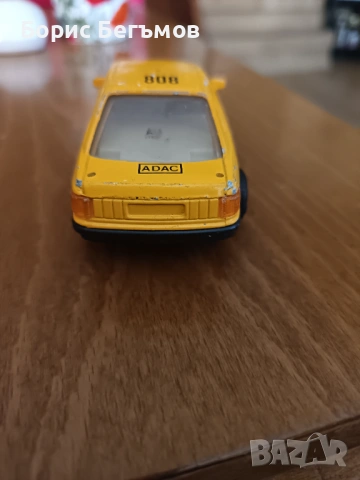 Количка Ауди/Audi 80 1:43, снимка 2 - Колекции - 53082667