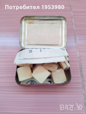 Стара кутийка с таблетки за дамска хигиена, снимка 2 - Антикварни и старинни предмети - 34872233