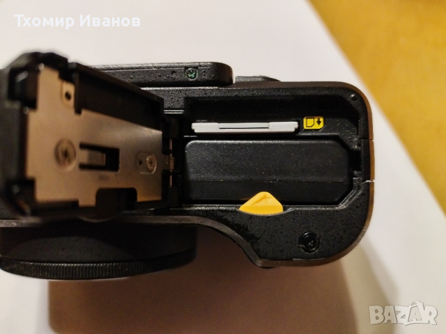 Nikon P7700,зарядно, батерия, карта,кабел и чанта, снимка 6 - Фотоапарати - 44524803