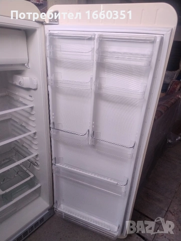 Хладилник SMEG, снимка 8 - Хладилници - 54239359