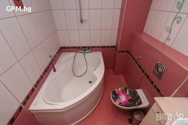 Nadia's Breeze - Spacious 1BR Apartment near the Beach, снимка 13 - Почивки на море - 51177271