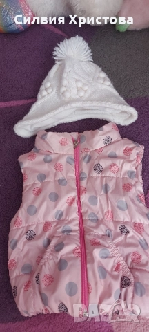 Продавам грейка с подарък шапка към нея рр 86, снимка 2 - Шапки - 51906024