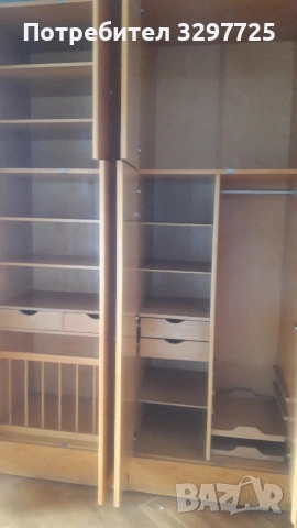 Продавам четирикрилен лакиран гардероб 🧥👗🌲Бял бор🌲, снимка 4 - Гардероби - 52580160