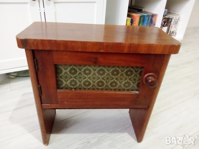 Стар шкаф,тоалетка