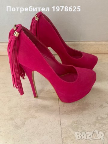 Уникални обувки на висок ток