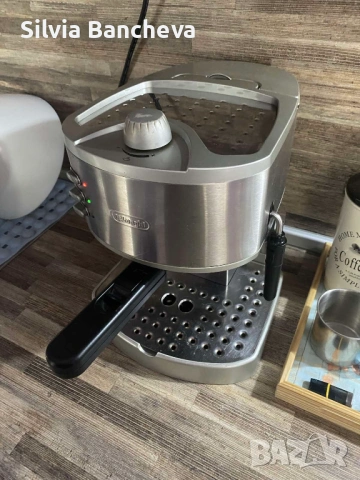 Кафемашина Delonghi с капучино система, 1 литър, снимка 3 - Кафемашини - 53948300