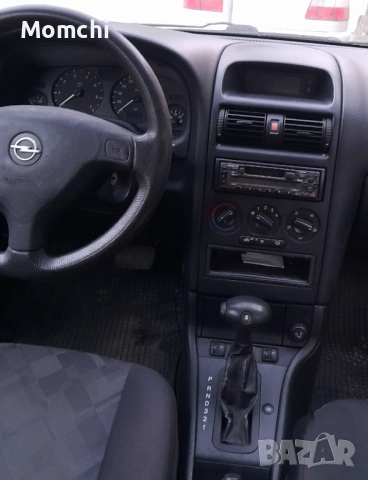 Опел Астра 1.6MI Автомат, снимка 5 - Автомобили и джипове - 54220663