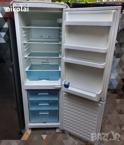 Хладилник с фризер Bosch, снимка 2 - Хладилници - 51619998