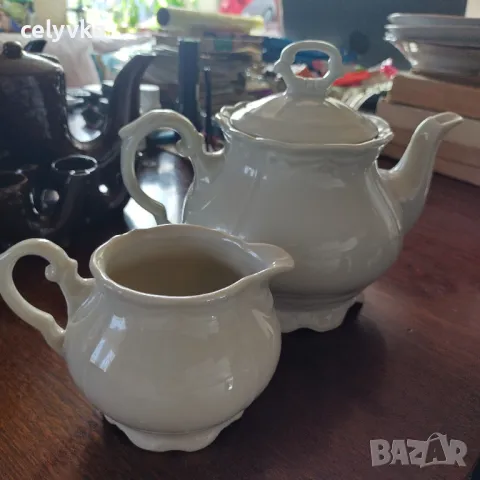 Порцеланов чайник и латиера , снимка 2 - Сервизи - 49231096