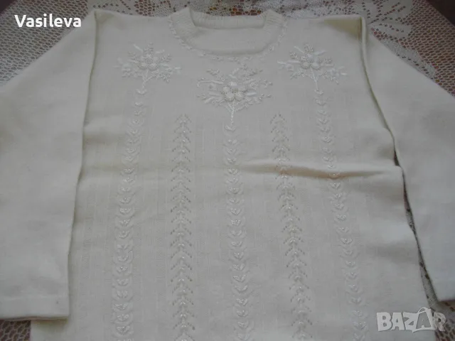 Бяла плетена блуза от мохер, снимка 2 - Блузи с дълъг ръкав и пуловери - 49695265