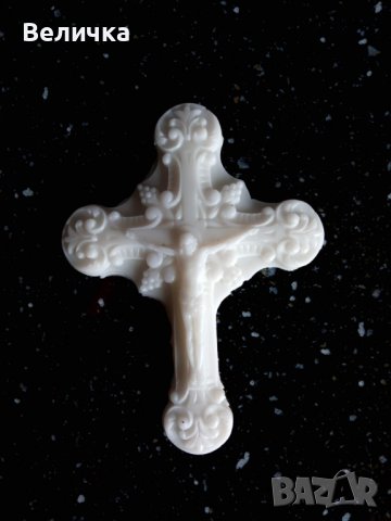 Кръстче за кръщене,пита.