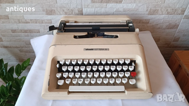 Стара пишеща машина Olivetti Lettera 35 - Spain - 1980" год.