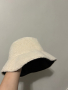 Esprit двустранна шапка идиотка, снимка 1 - Шапки - 44588645