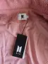 Оригинално BTS яке Boy with luv, снимка 5