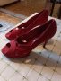Червени обувки на ток, снимка 1