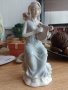 порцеланова статуетка на жена от Англия, снимка 1 - Колекции - 40732622