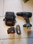 Продавам винтовер с зарядно и две батерии  едната е 5 ампера а другата 1,5 ампера , снимка 1