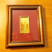 Старинна златна картина рисувана върху златно фолио - старинен часовник и стари сгради - с маркировк, снимка 1 - Картини - 38510348