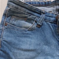 Дамски дънкови къси панталони, размер М / 36, снимка 3 - Къси панталони и бермуди - 42025653