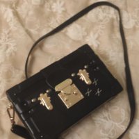 Бутикова дамска черна чанта (елегантна), снимка 2 - Чанти - 44182580