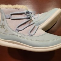 Нови кожени обувки Clarks Frozen, 35ти номер, снимка 1 - Детски боти и ботуши - 38563066