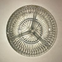 Стъклена чиния ( поднос ) с 3 прегради - за ордьовър или ядки, снимка 1 - Чинии - 34419065