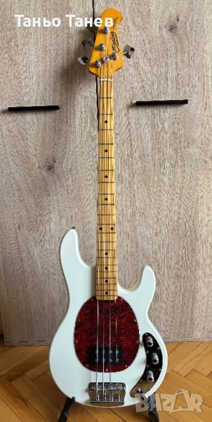 Бас китара Sterling by Music Man RAY24CA, снимка 1