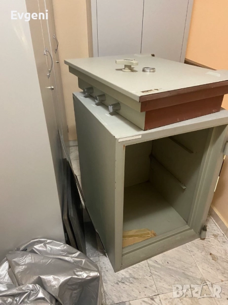 Продавам огнеупорна метална каса  , снимка 1