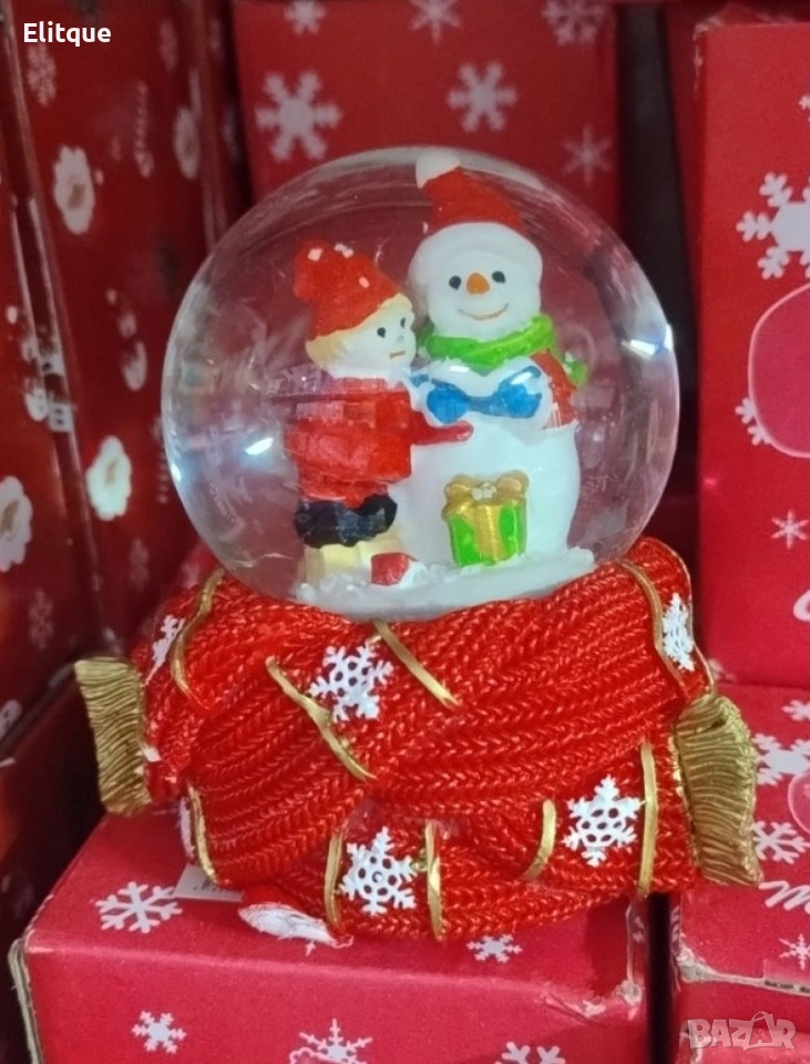 Празнична стъклена снежна топка 12х8 см – идеален коледен подарък, снимка 1