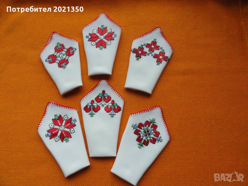 Ръчно бродирани копринени кърпички - български мотиви, снимка 1