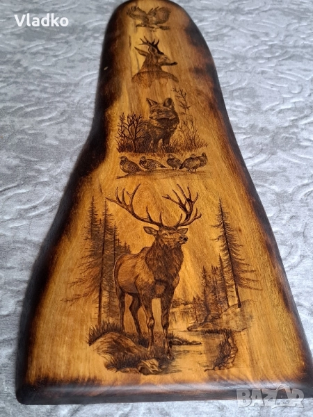 Ръчно гравирана дъска от орех, снимка 1