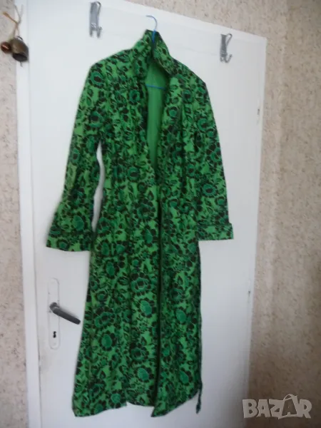 Пеньоар зелен нов от социализма 1976 година с етикет домашен, снимка 1